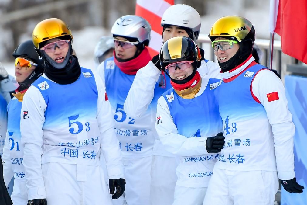 中国队在混合团体比赛中收获1银1铜，美国队夺得冠军。
