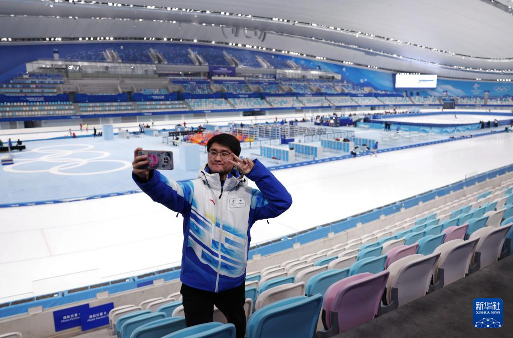北京冬奥会两周年 国家速滑馆迎“冬奥人”回家