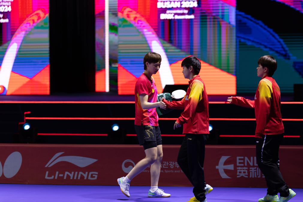 釜山世乒赛团体赛开赛 中国女团险胜印度