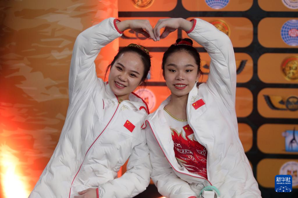 体操——世界杯埃及站：中国选手包揽女子高低杠决赛冠亚军