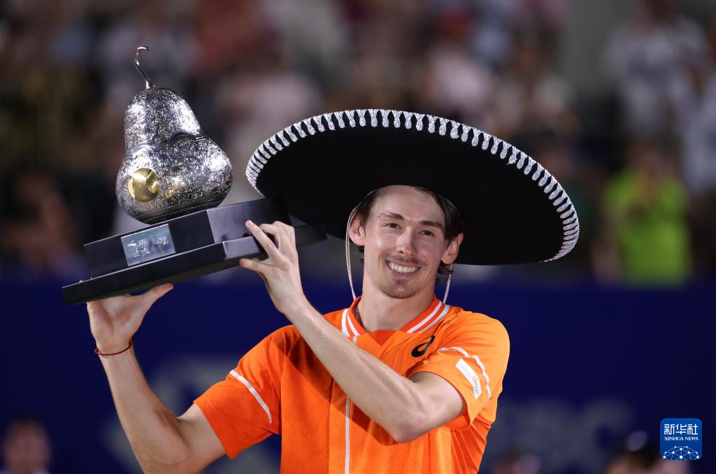 网球——墨西哥公开赛：德米纳尔夺冠