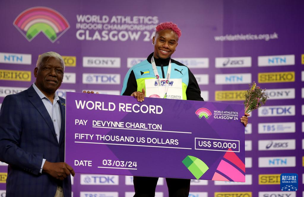 田径——室内世锦赛：查尔顿打破女子60米栏世界纪录