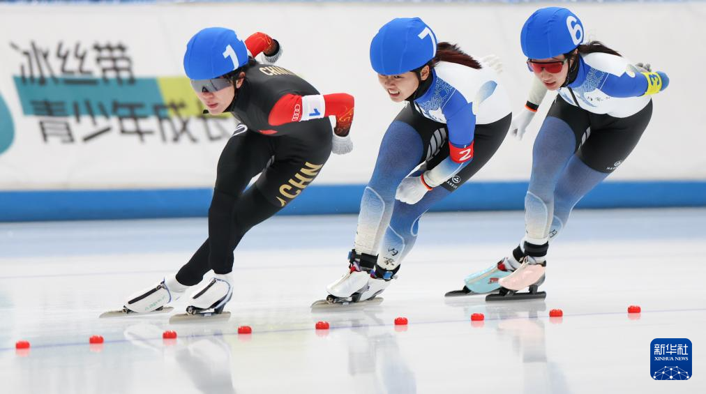 速度滑冰——全国冠军赛：女子团体追逐赛况