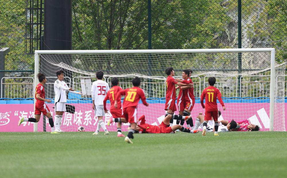 国际中体联足球世界杯：中国男子1队2队会师半决赛
