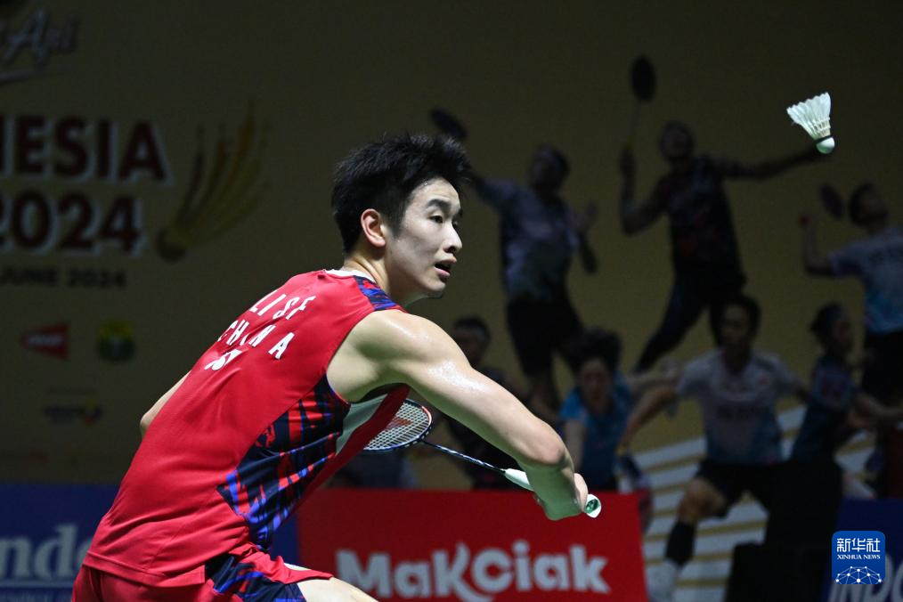 羽毛球——印尼公开赛：李诗沣晋级男单半决赛