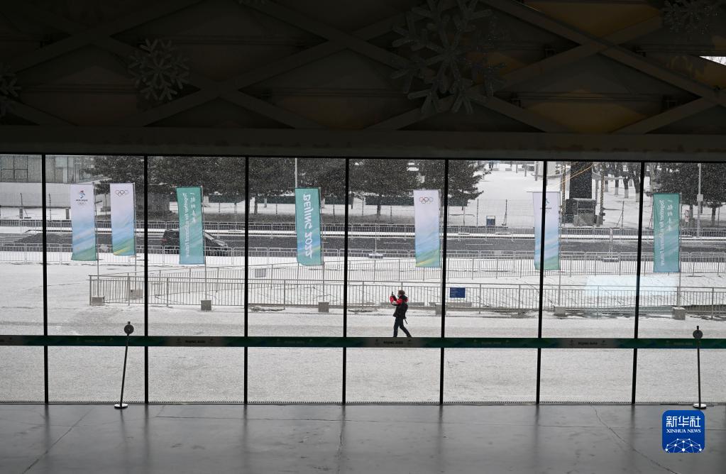 《【好聚彩娱乐待遇】北京冬奥会主媒体中心外雪纷飞》