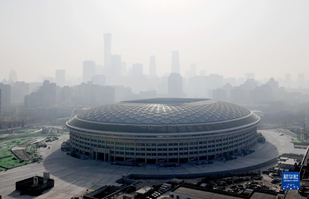 北京首座國際標準專業足球場“新工體”落成