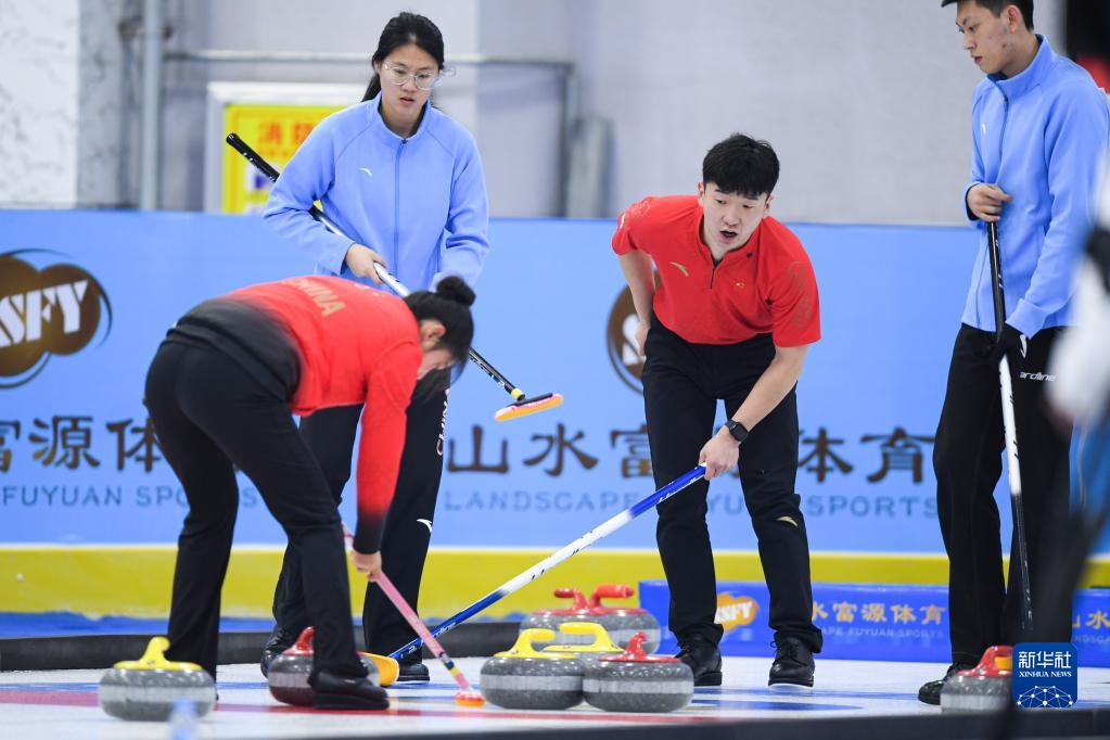 中国冰壶联赛·青海西宁多巴站：第三个比赛日赛况