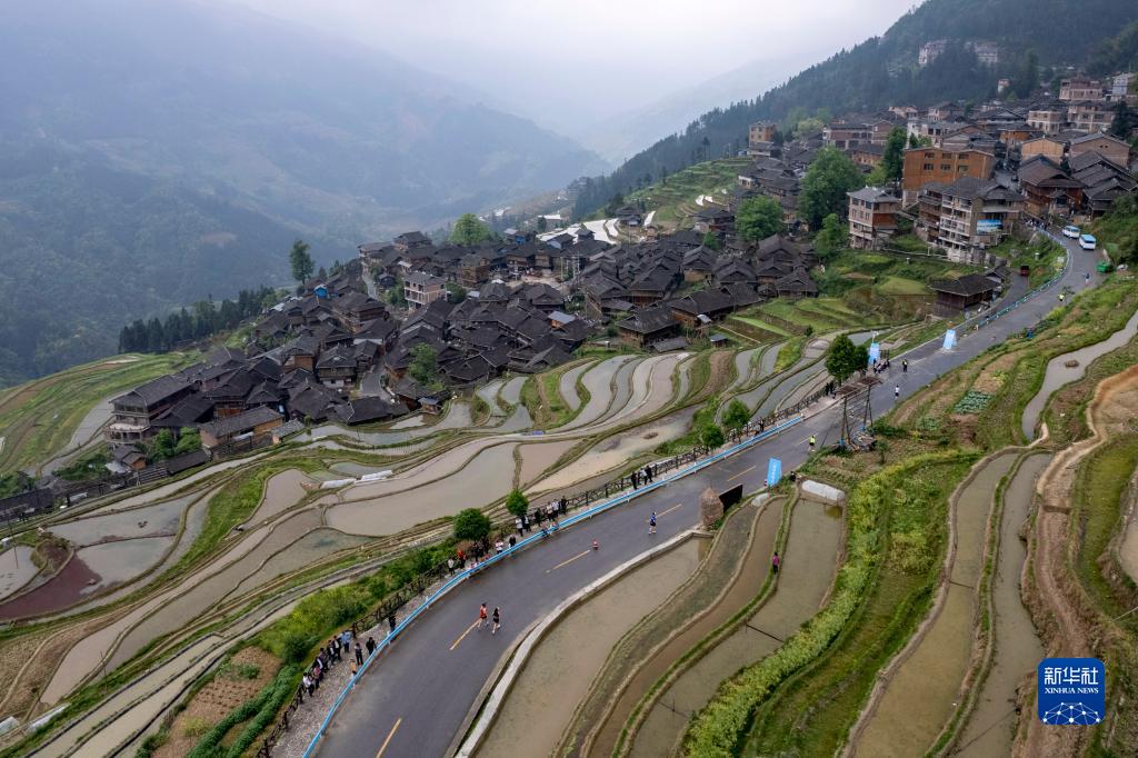 带着跑鞋去梯田