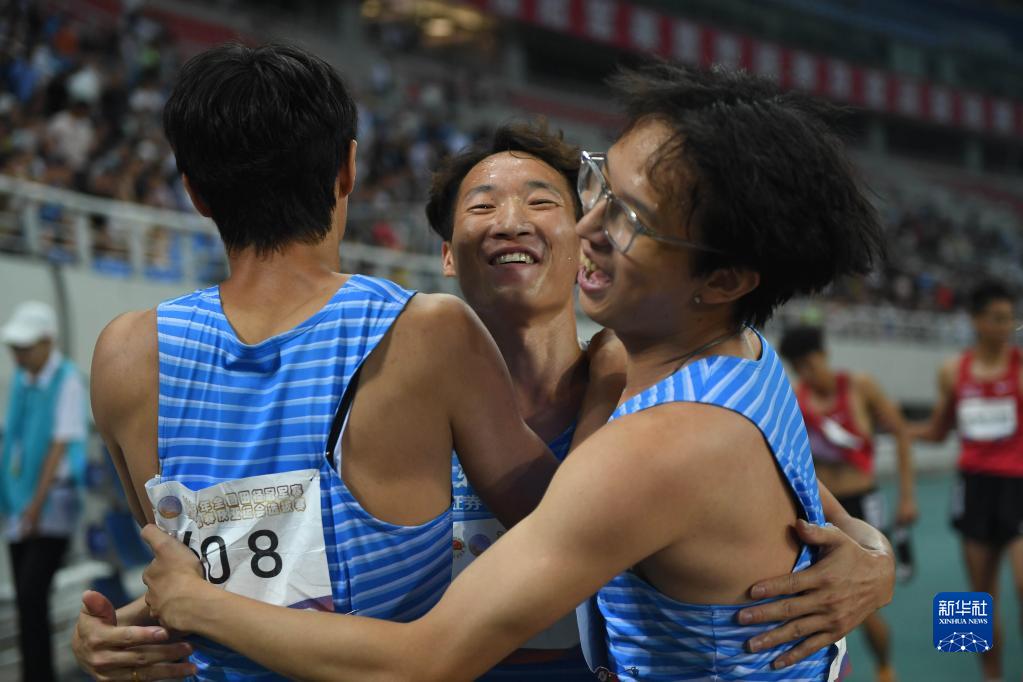 田径——天下冠军赛：女子4x400米接力赛况