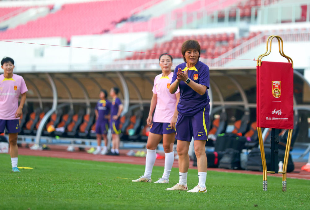 水庆霞：中国女足会面带微笑迎接世界杯挑战