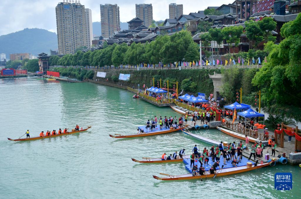 全夷易近健身——湖北宣恩举行“水上行动会”