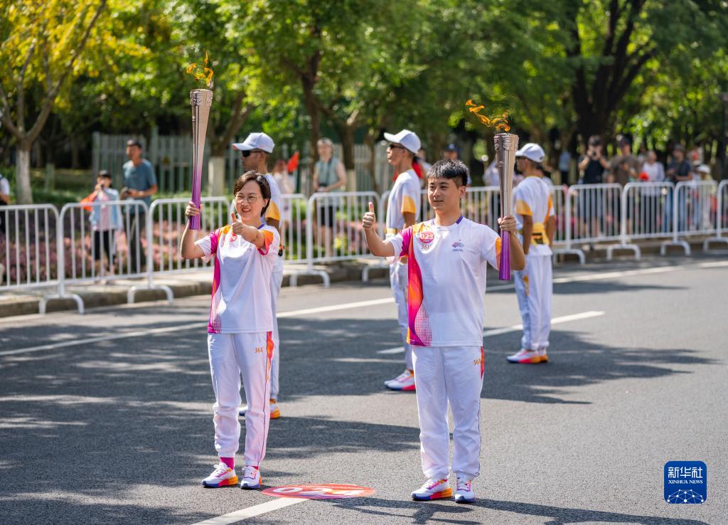 杭州亚运会｜杭州亚运会火炬在湖州传递