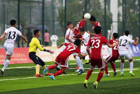 中國足球應掀起一場青訓技戰術革命來造“芯”