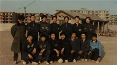 北京19中37年体教融合 开展手球运动