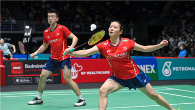 羽毛球——马来西亚公开赛：郑思维/黄雅琼首轮晋级