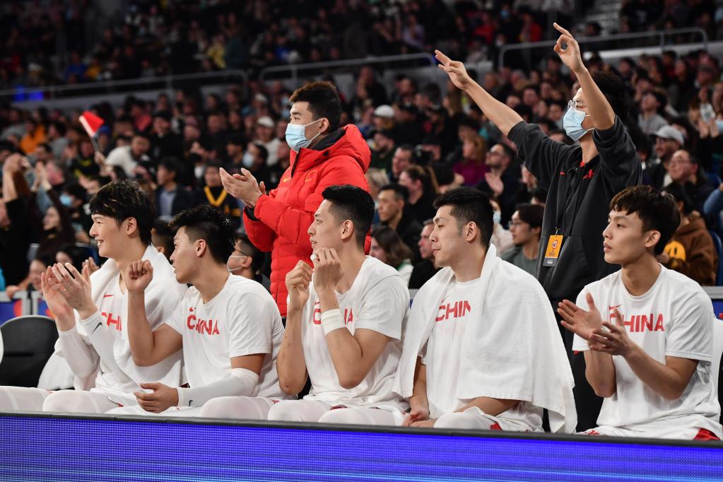 篮球世界杯预选赛：中国不敌澳大利亚