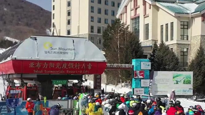 全球连线|中国老牌滑雪旅游地迎来春雪狂欢
