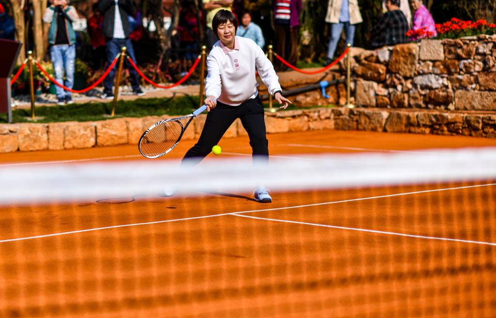 追光丨 圈个知识点！“中国第一块红土网球场”100多岁了