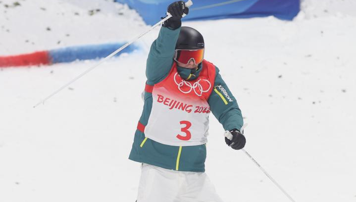 自由式滑雪女子雪上技巧决赛：澳大利亚选手杰卡拉·安东尼夺冠