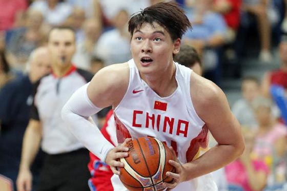 中国男篮欧洲拉练赛40分差距败给塞尔维亚队