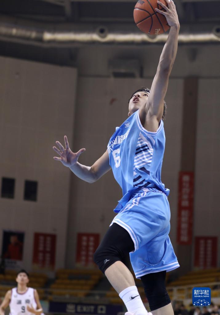 广东篮球队员图片
