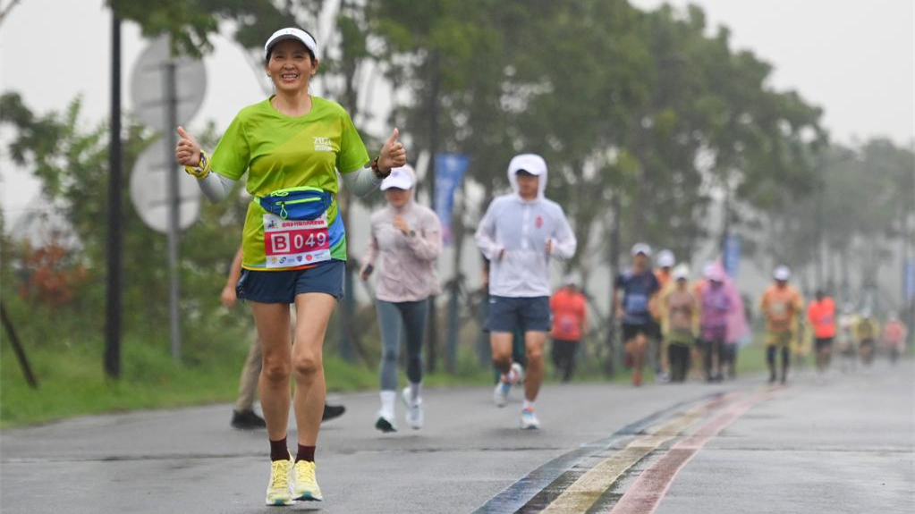 全民健身——浙江湖州举行“跑遍美丽乡村 看见美丽中国”路跑活动