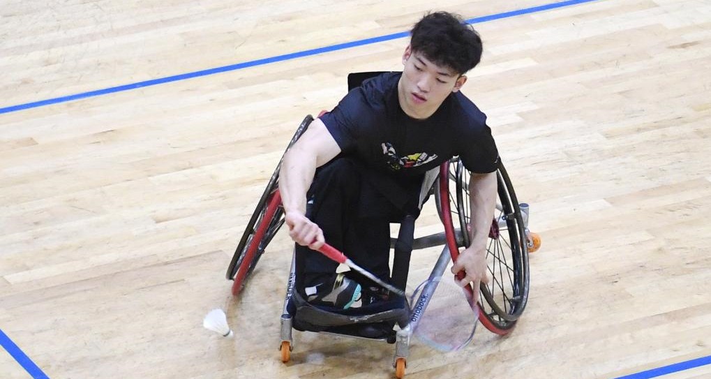 中国残疾人羽毛球、乒乓球队备战杭州亚残运会