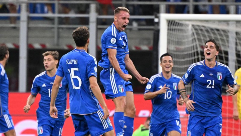 足球——欧锦赛预选赛：意大利胜乌克兰