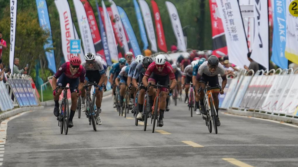 第十一届环鄱阳湖国际自行车大赛第六赛段赛况